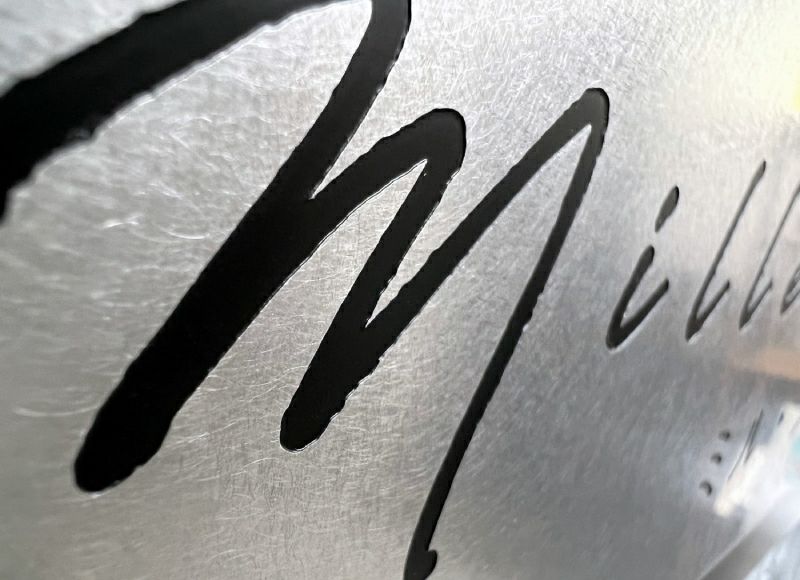 文字はエッチング黒　腐食塗装加工